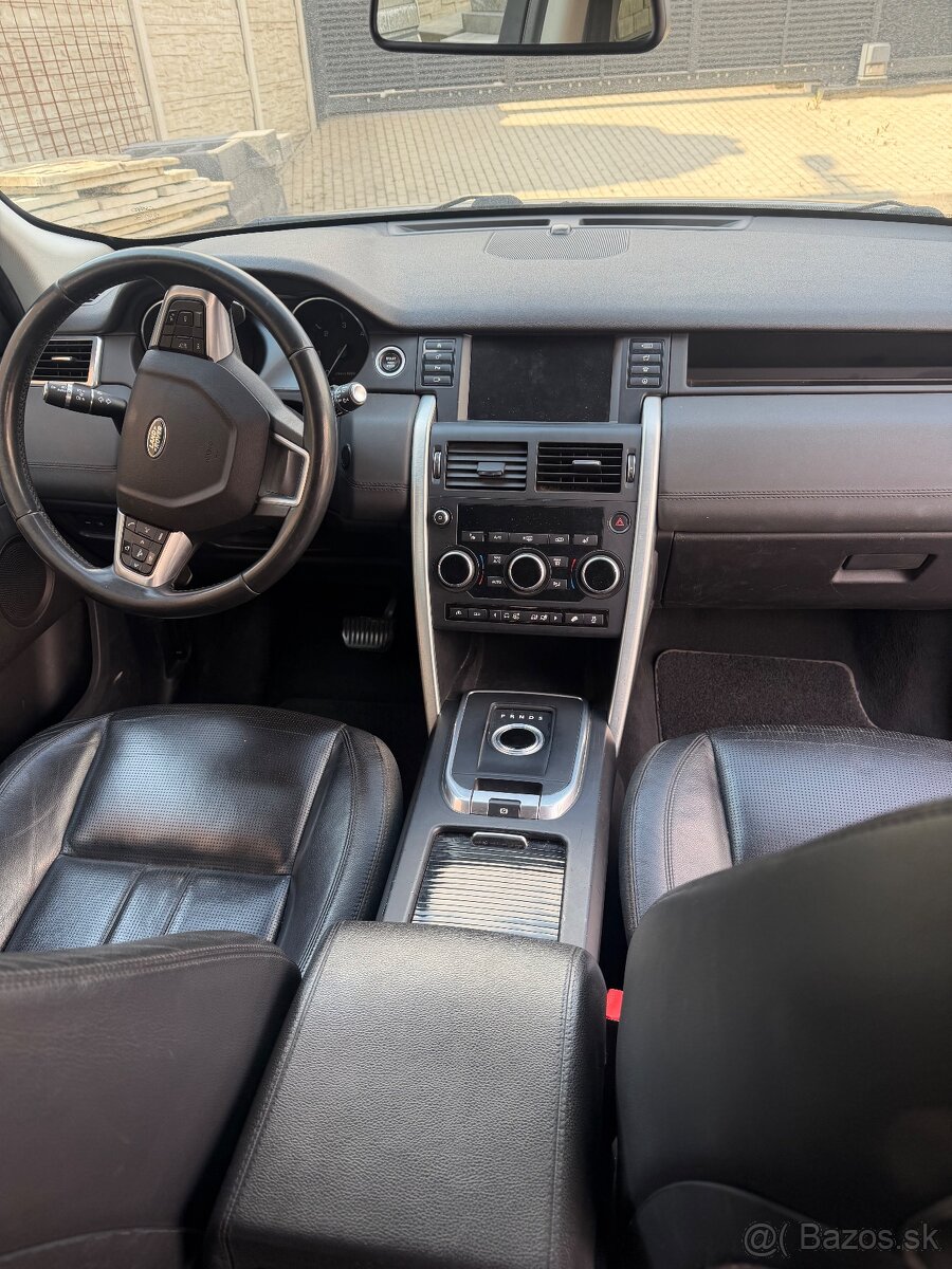 Land Rover Discovery Sport - 8