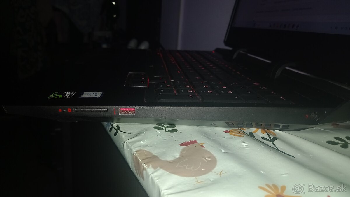 HP OMEN X 17 - 8