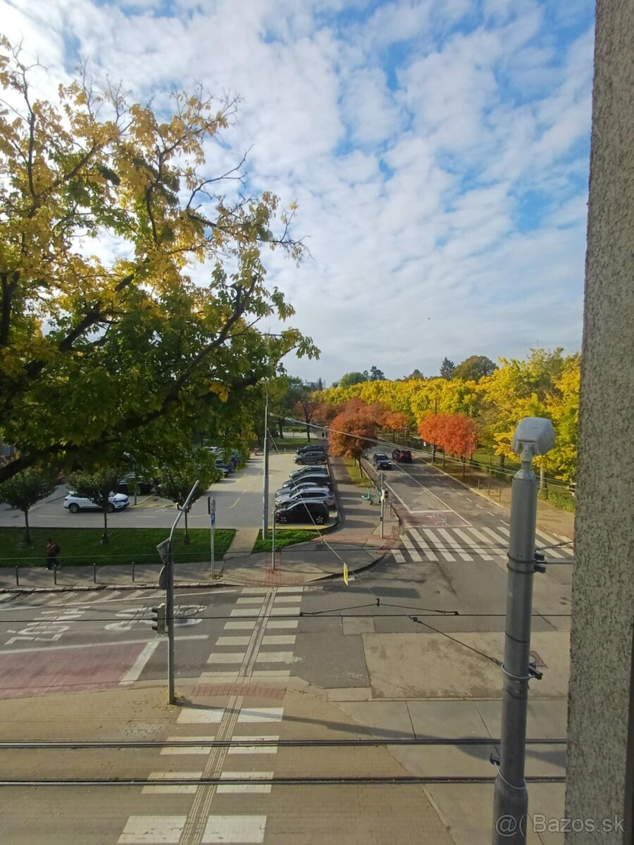 RK Byty Bratislava predá 2 izb. byt na ul. Žilinská, BA I - 8