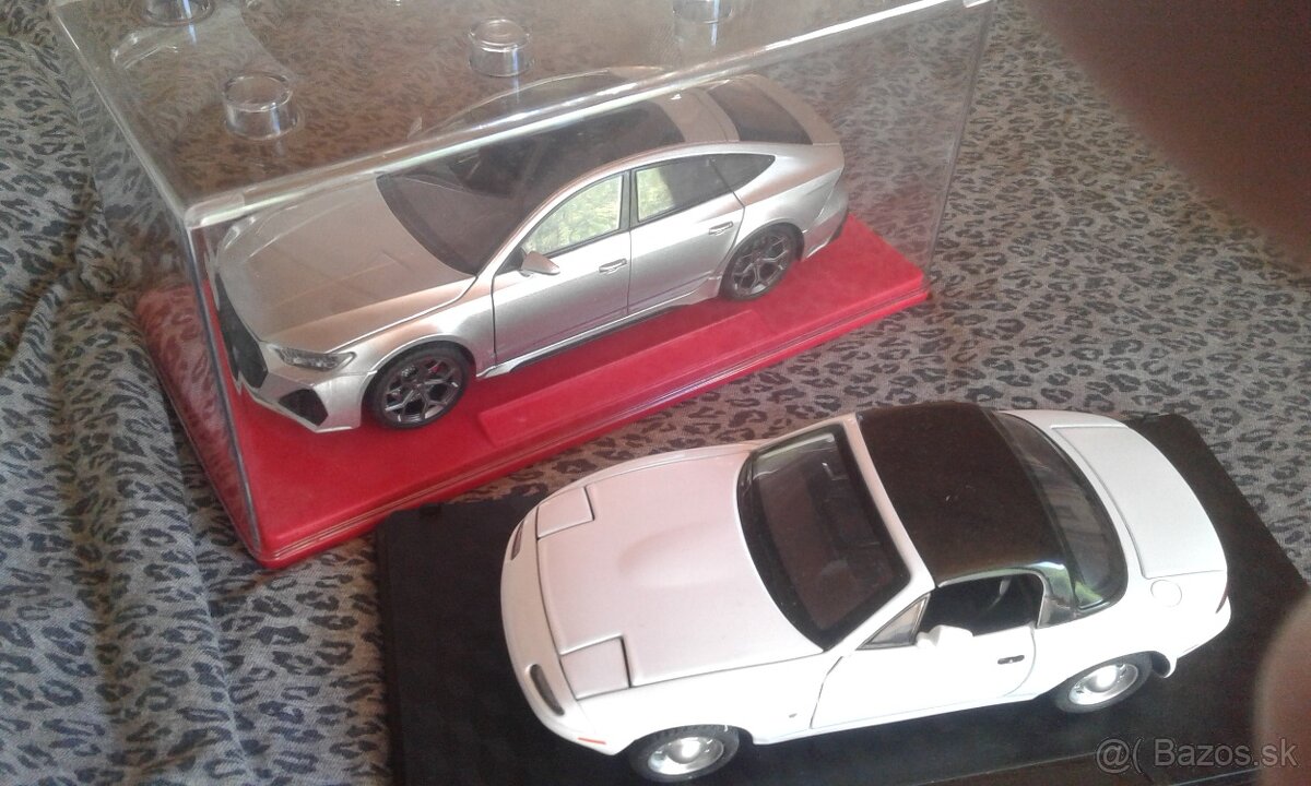 Zberateľské modely moto a áut 1/24 - 8