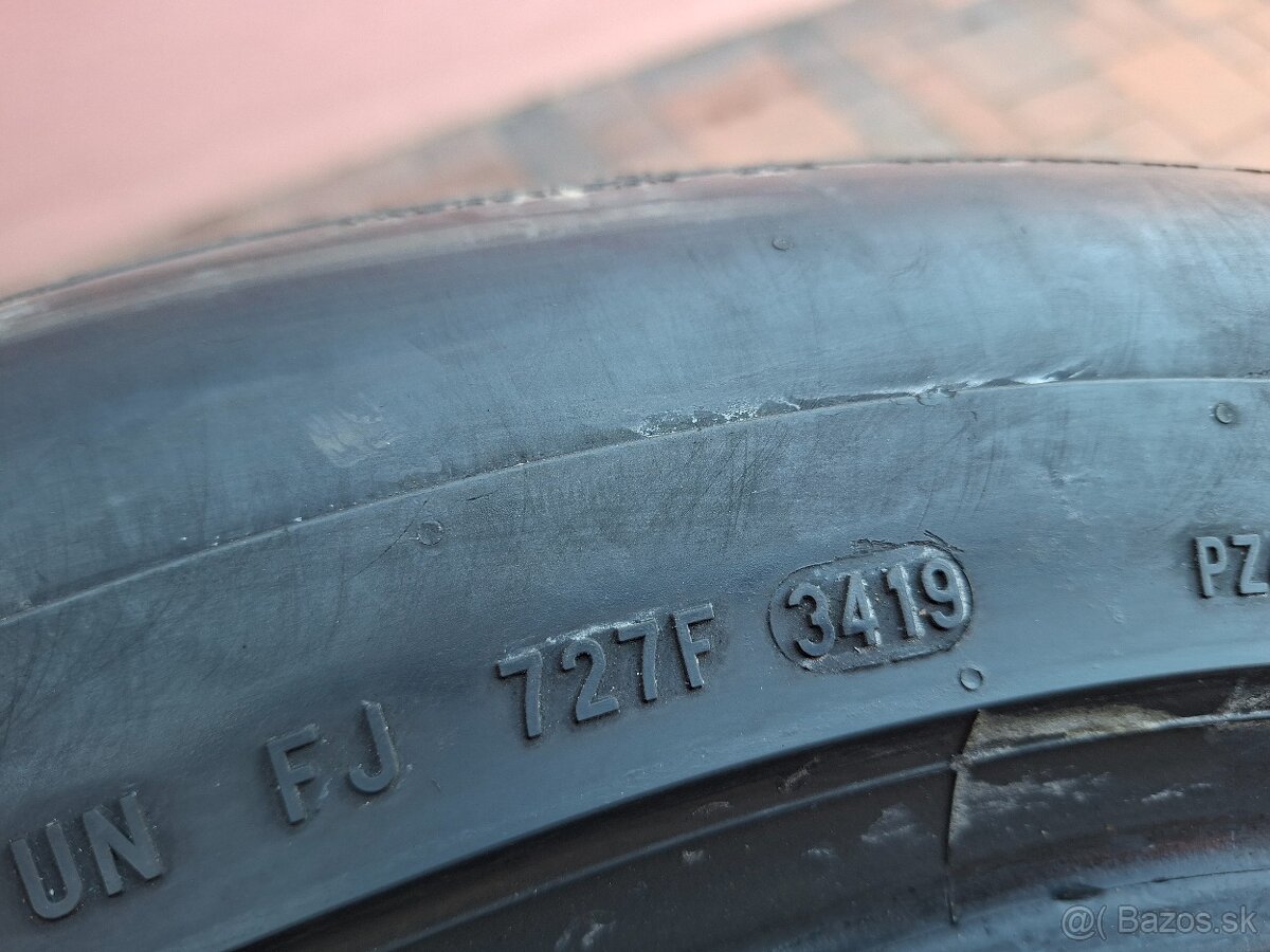 Predám letné pneu.-Pirelli Zero-275/50/20 -113W - - 8