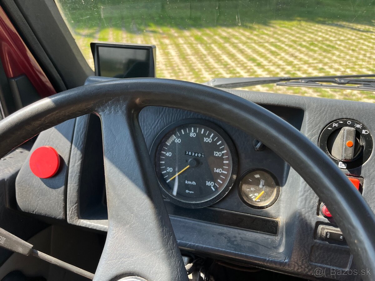 Obytná dodávka Mercedes MB100D - 8