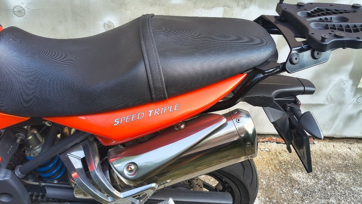 Triumph SPEED TRIPLE 1050 - 8