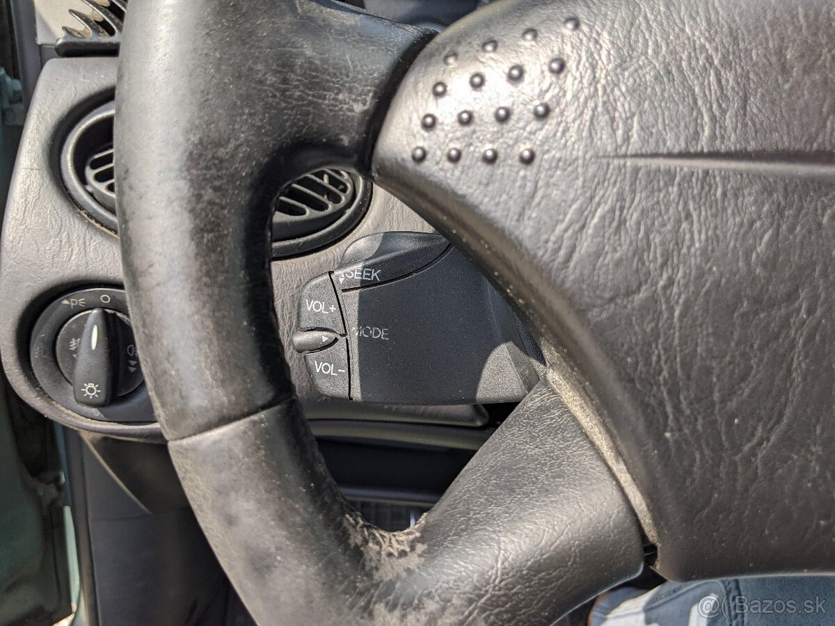 Ford Focus Kombi - spoľahlivé rodinné auto - 8