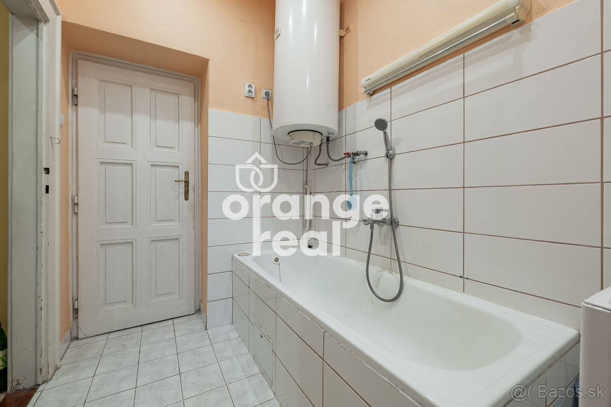 Priestranný tehlový staromestský byt na Czambelovej ulici so - 8