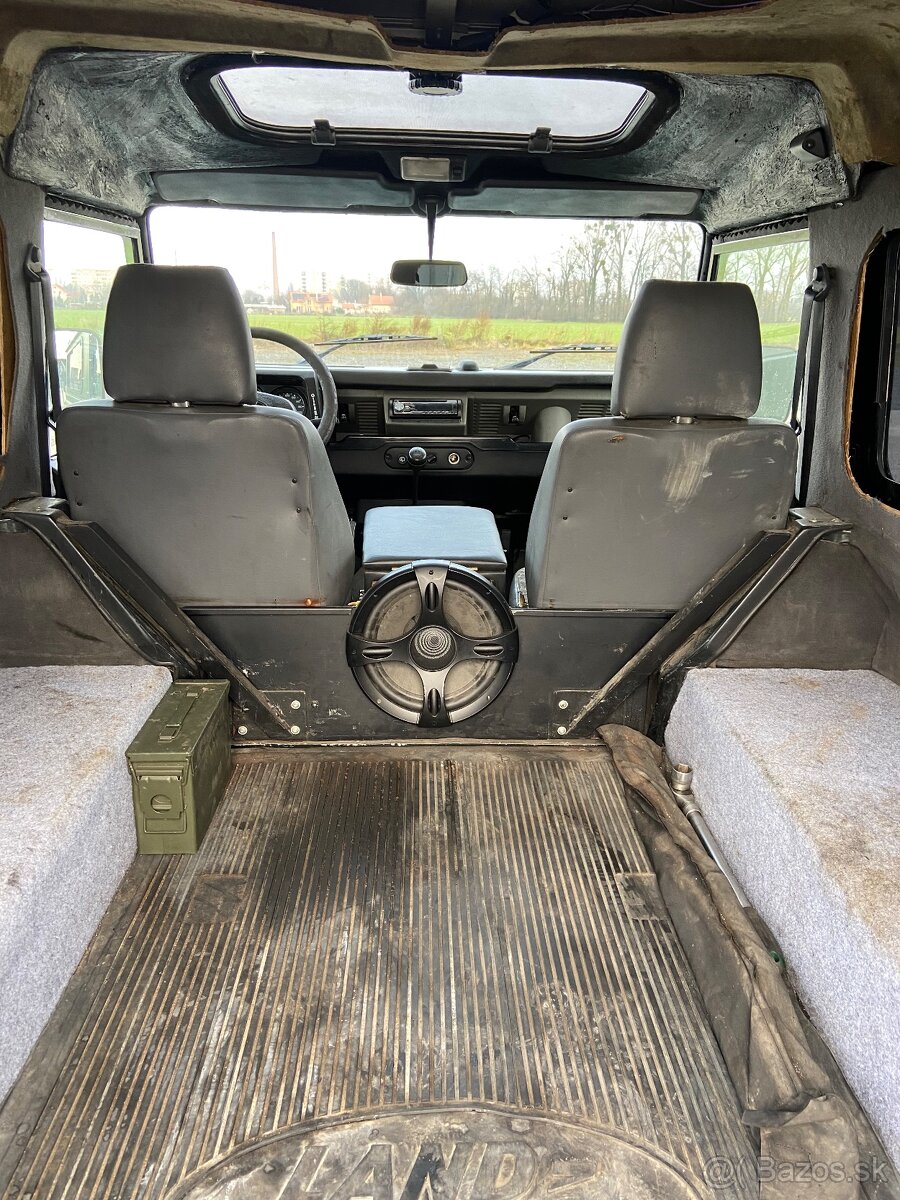 land rover defender - 8