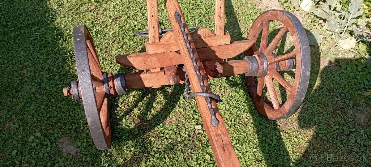 Starý drevený konský pluh - 8