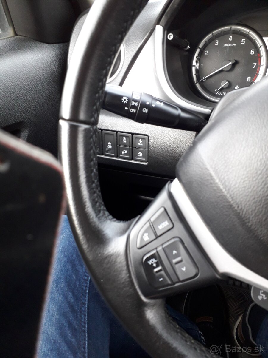 Suzuki Vitara 1.6 benzín 4x4 - 8