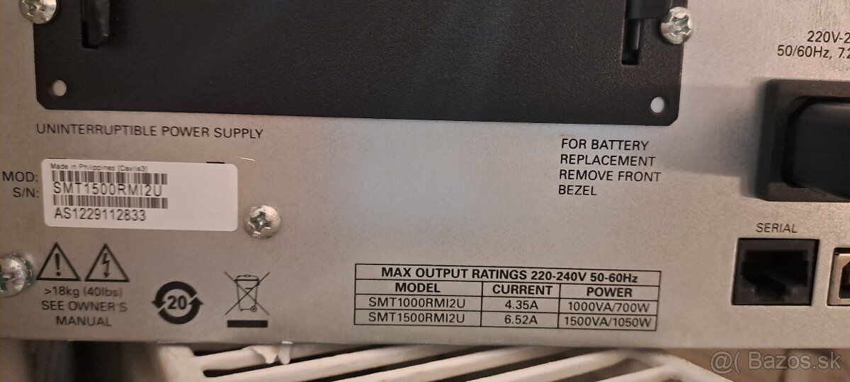 UPS SMART Zalozny zdroj APC - 8