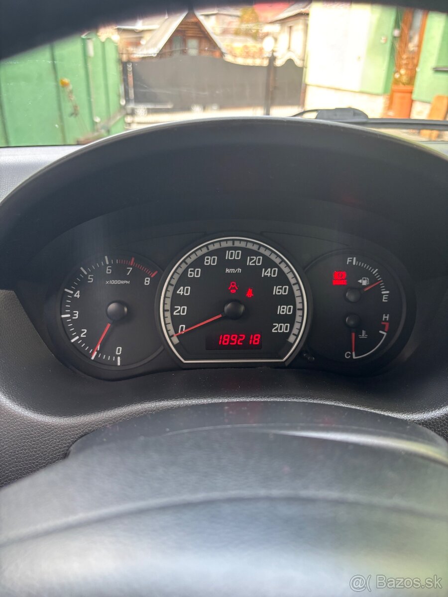 Predám Suzuki Swift - 8