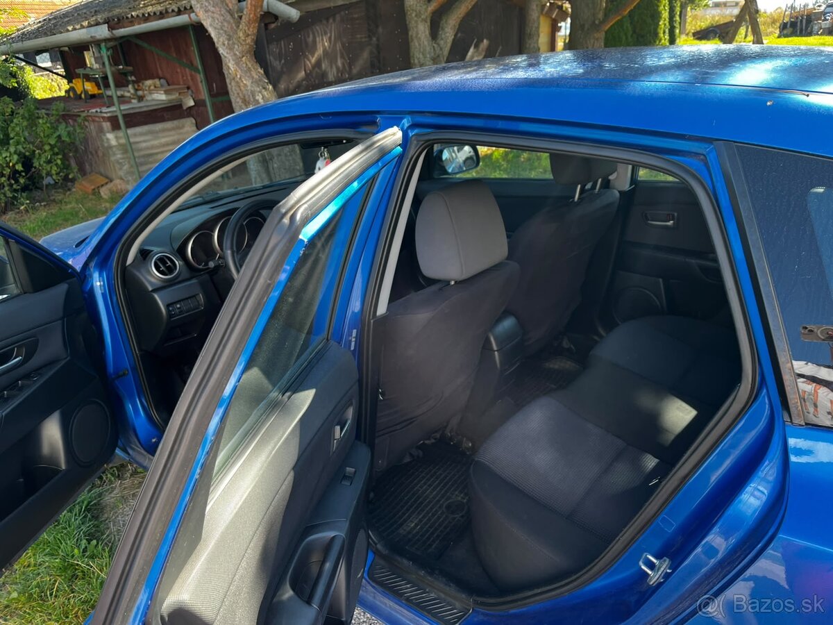 Mazda 3 v celku na náhradné diely - 8