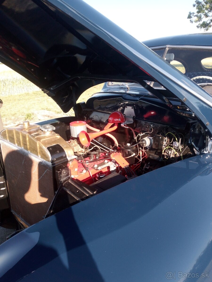 CHRYSLER ROYAL 4,1 L 1942 - 8