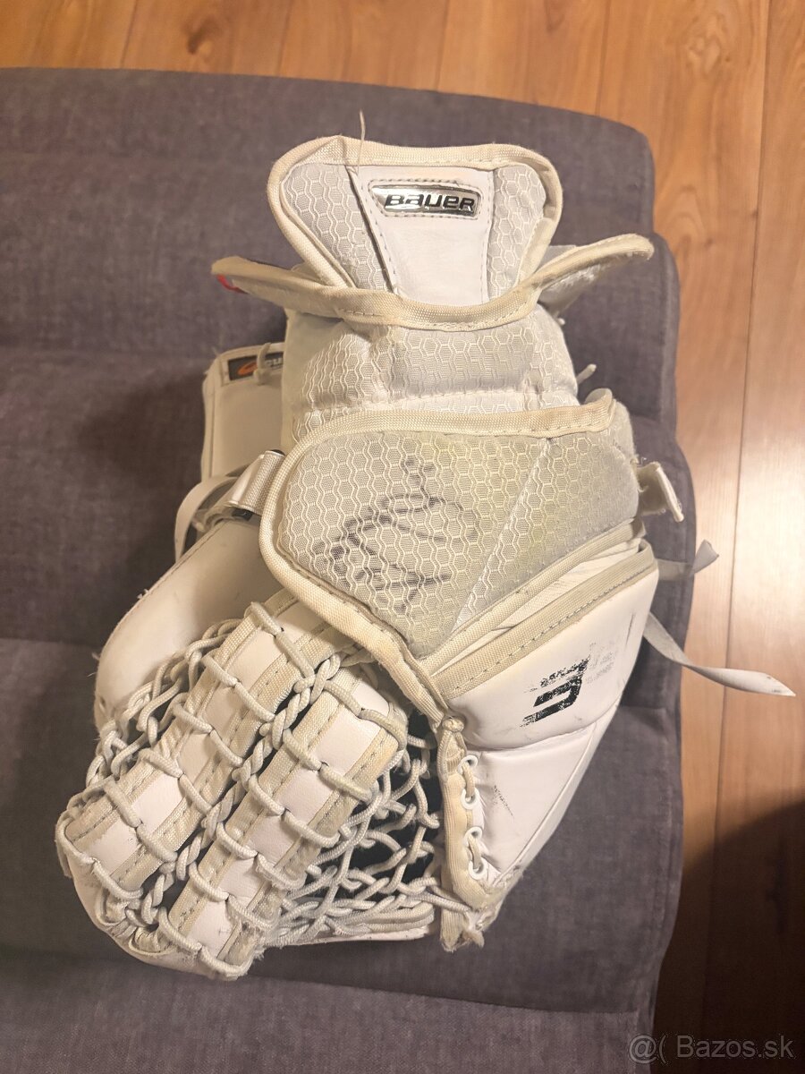 Brankarske hokejove rukavice,kolenacky,suspenzor,prilba - 8