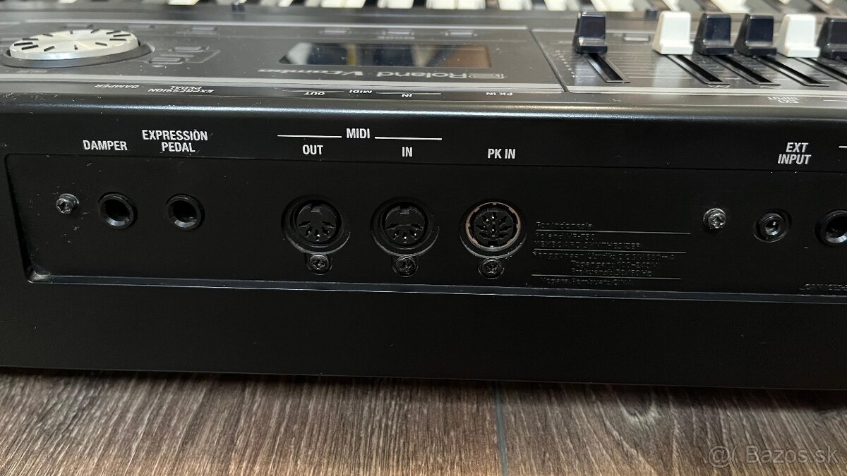 Predám Roland VR-730 + hard case - 8