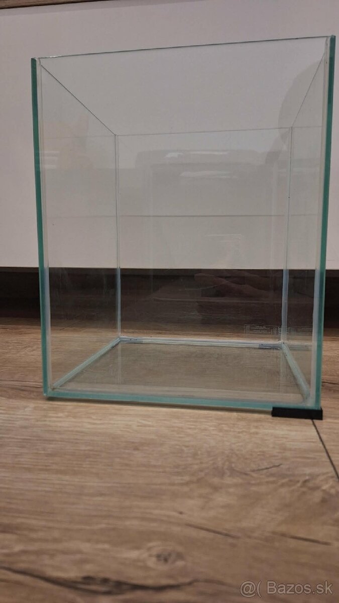 Predám malé akvárium - 8