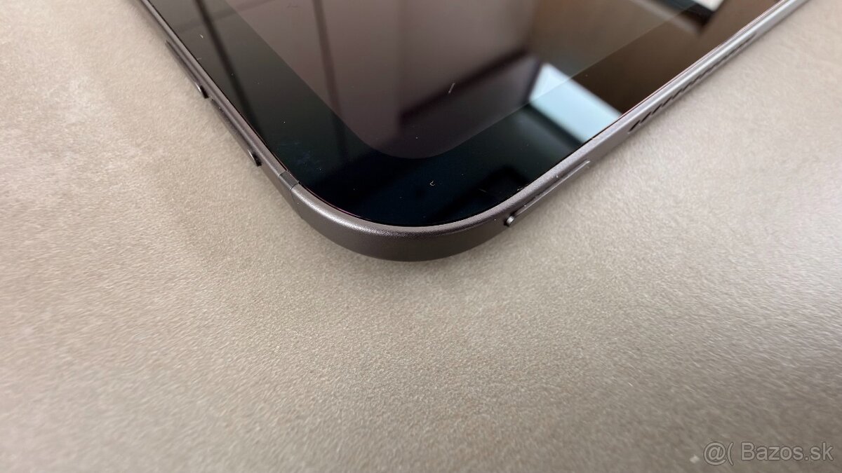 Predám Ipad Pro M4, 256GB + Magic Keyboard - 8
