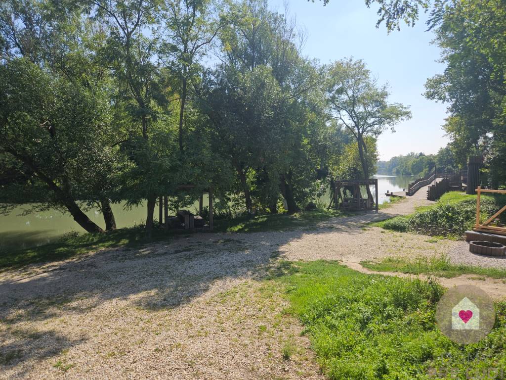 PRIESTRANÝ 4 izbový RD-128 m2 S TEPELNÝM ČERPADLOM, POZEMOK - 8