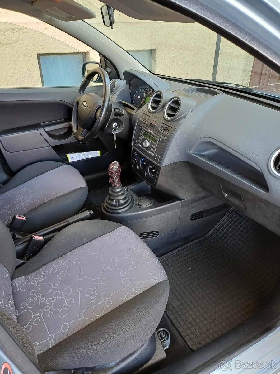 Ford Fiesta 1,25 16V - 8