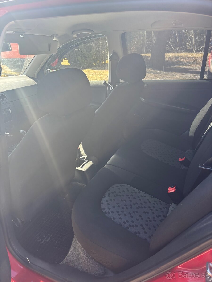 Škoda Fabia 1.generacie Rok výroby 2005 - 8