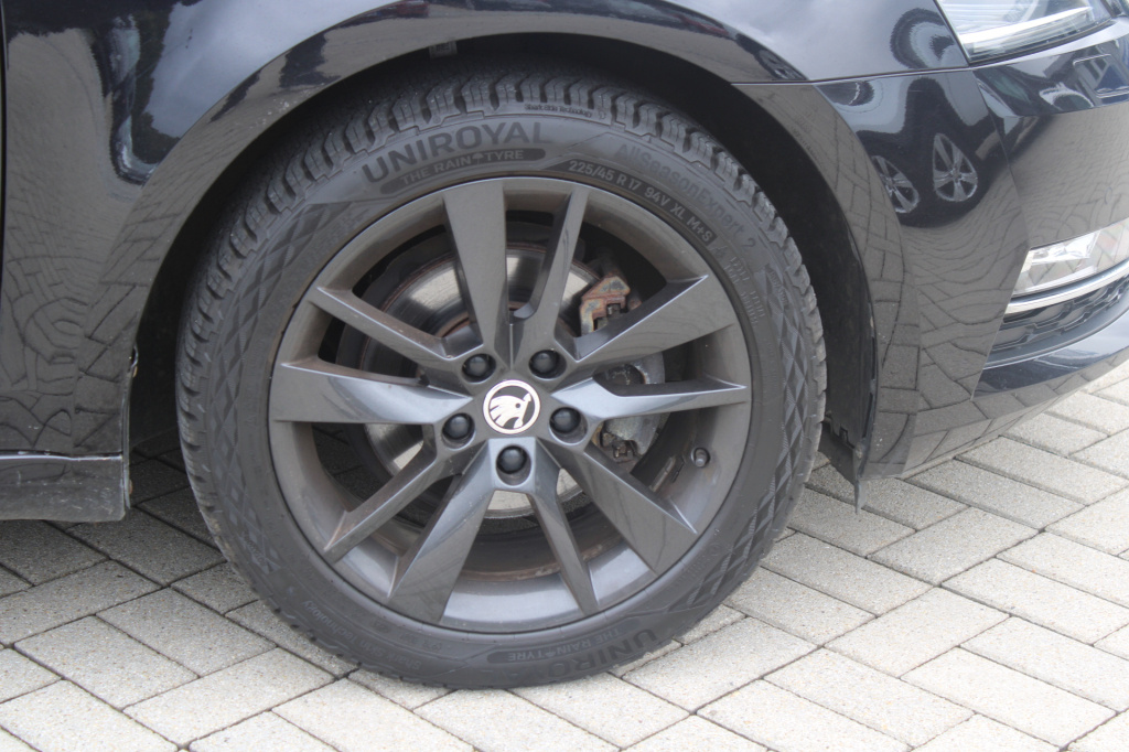 Škoda Octavia Combi 1,4 TGi 81 kW - 8