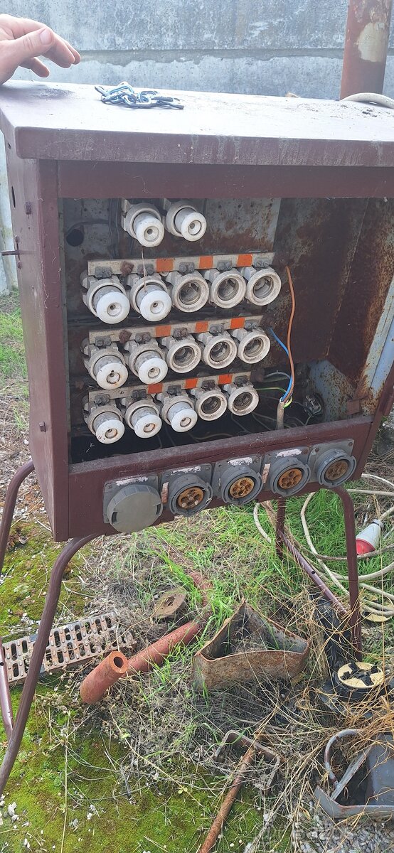 Elektricky rozvadzac - 8