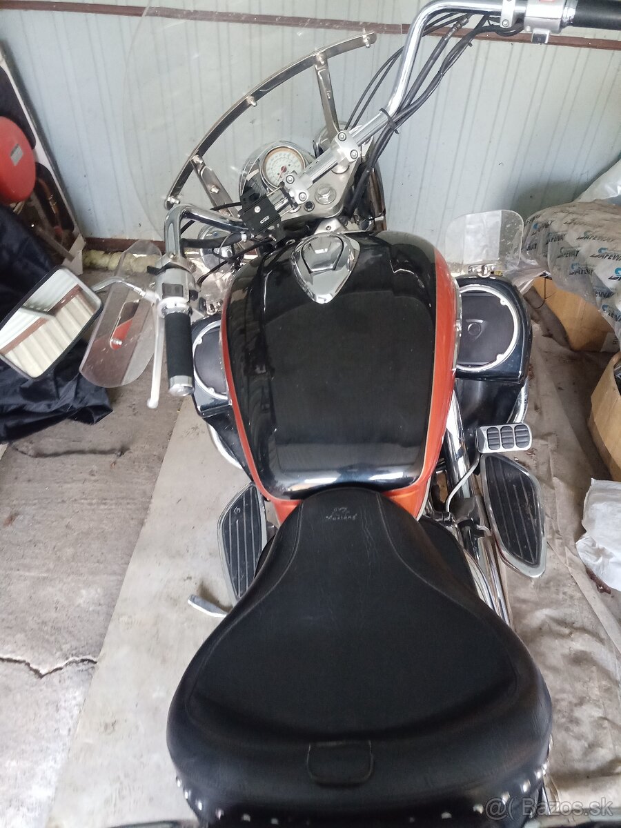 Honda Schadow Aero VT 1100 - 8