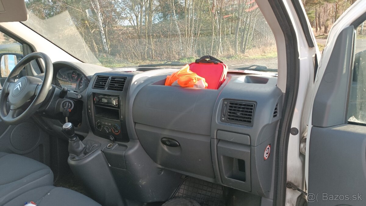 Citroën Jumpy 1,6Hdi Klima Koupeno v ČR 2015 - 8