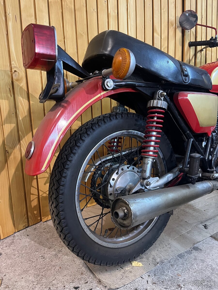 Kawasaki Z200 - 8