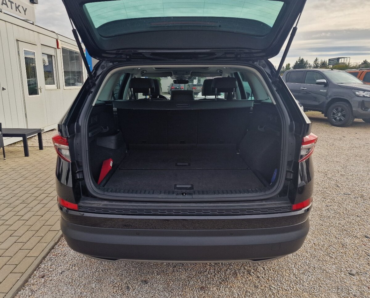 VW ID.4 PRO PERFORMANCE, FULL LED, 360°KAMERA / REZERVOVANÉ - 8