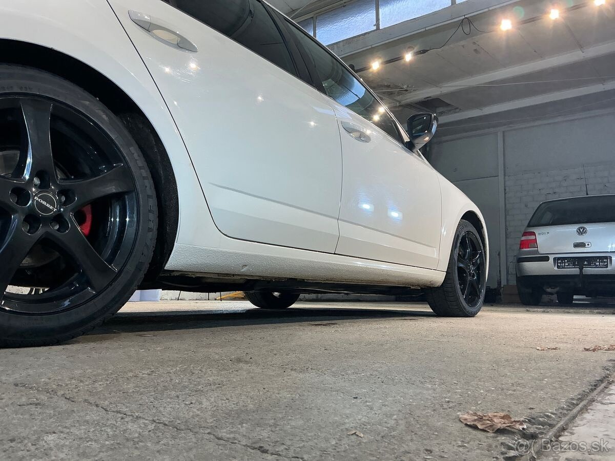 Škoda Octavia 2.0 TDI RS - 8