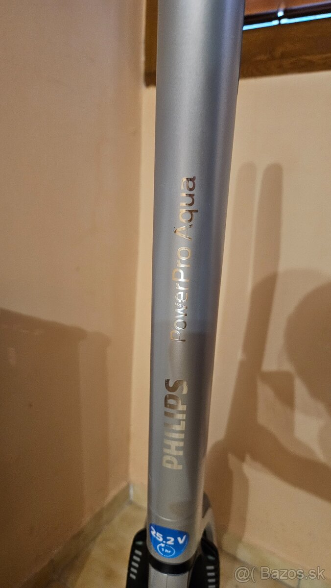 Ručný vysavac 2v1 aqua pro - 8