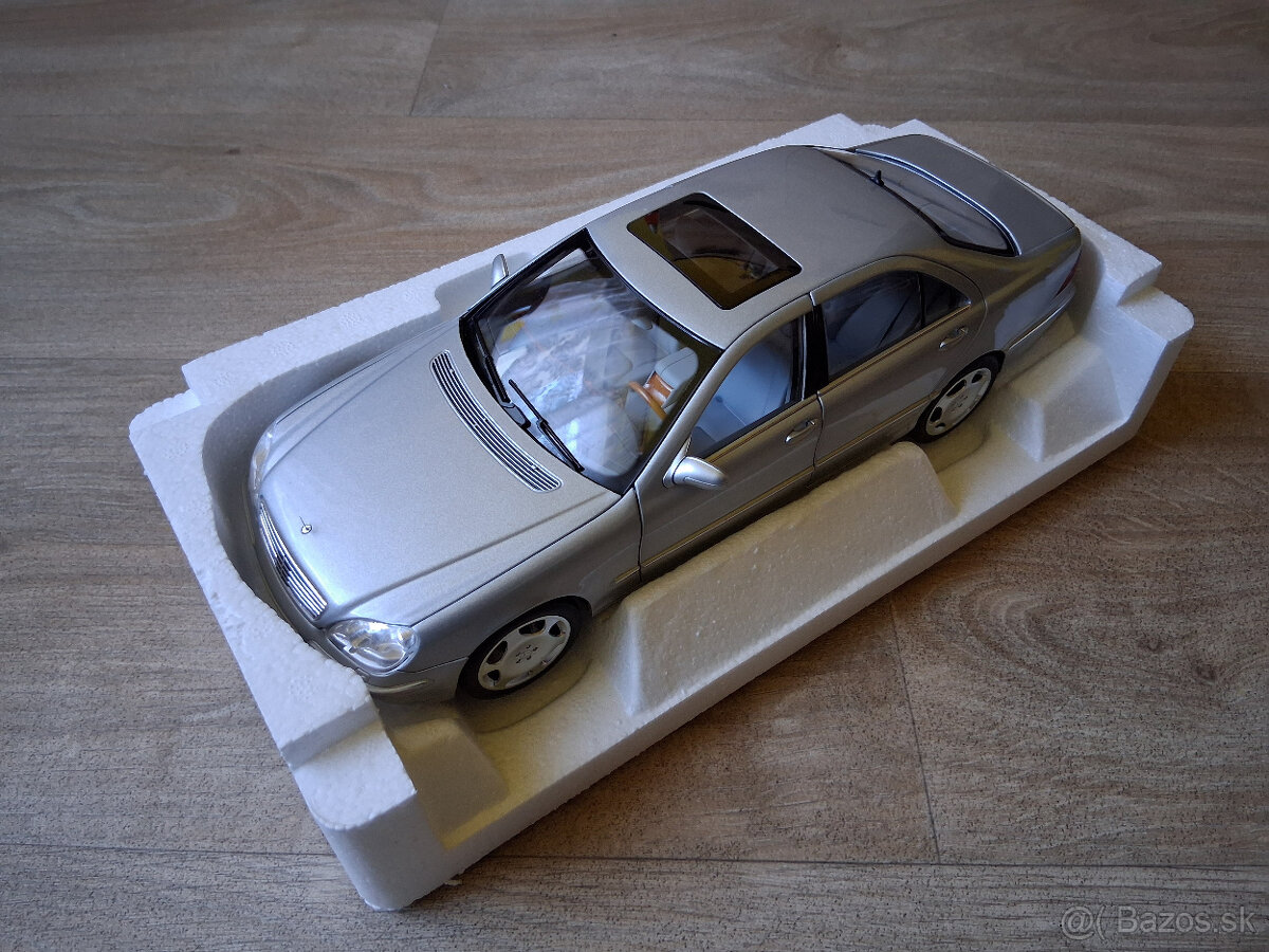 Mercedes-Benz 1:18 - 8