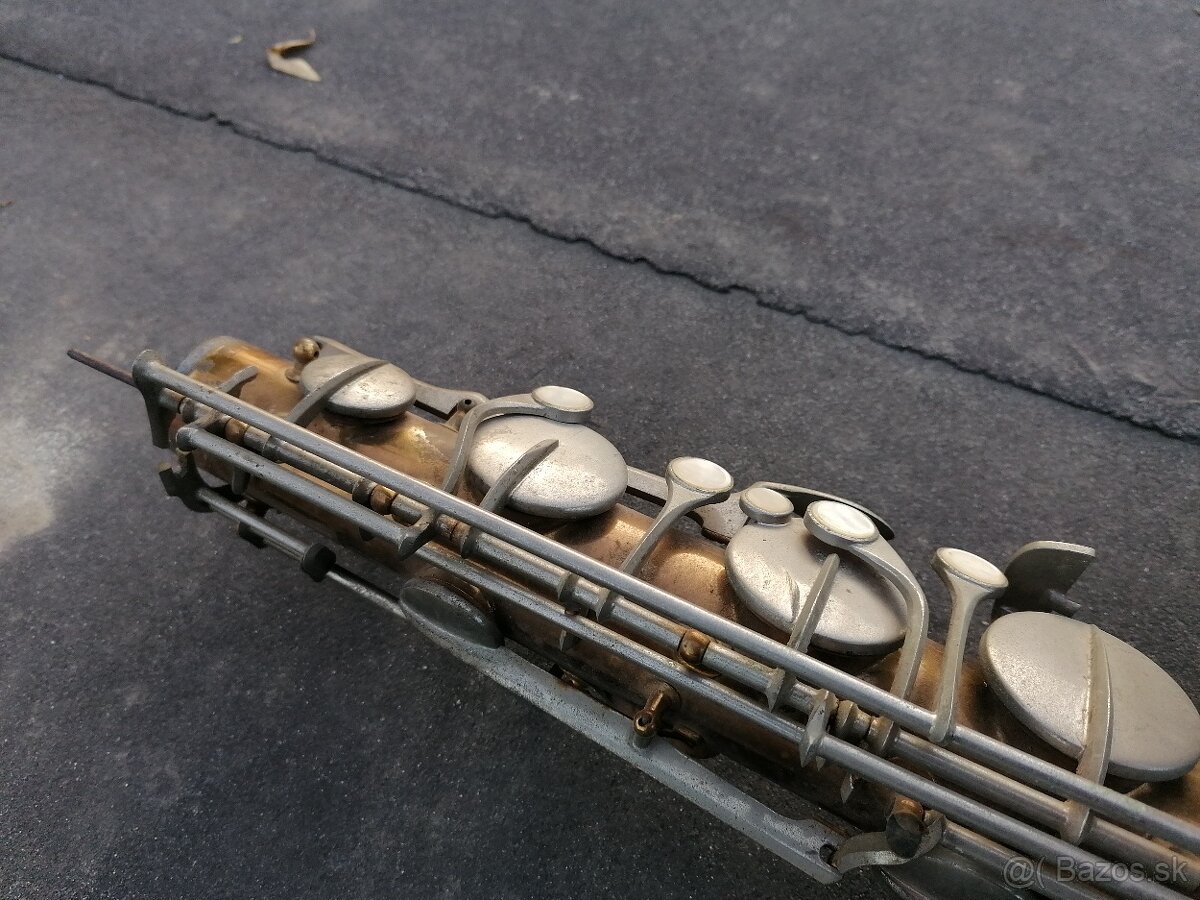 Predám starožitný saxofón Santoni Giglio Pare - 8