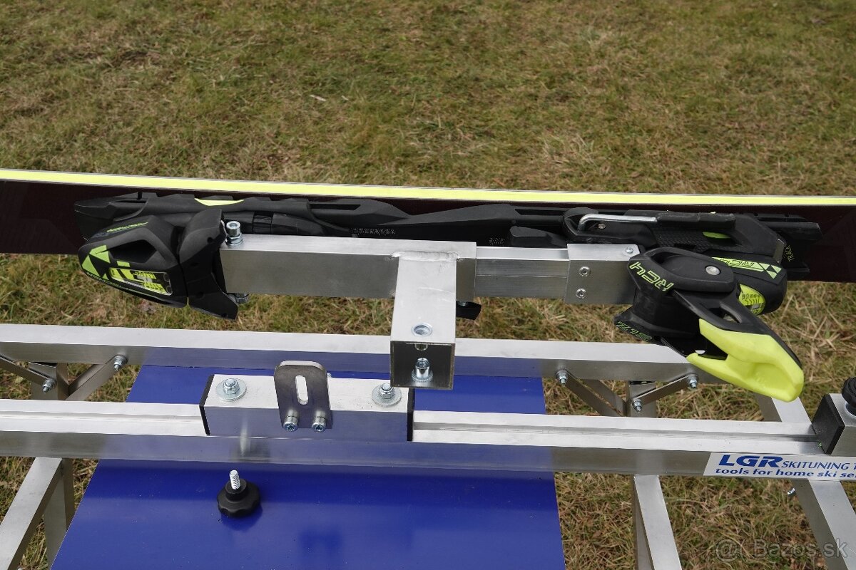 Servisný stolík na servis lyží - 8
