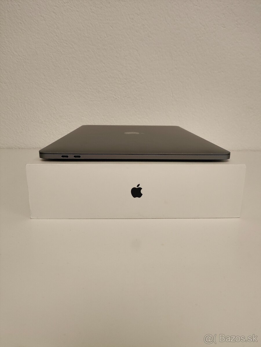 MacBook Pro 15 2017 | i7 • 16GB • 1TB SSD - 8