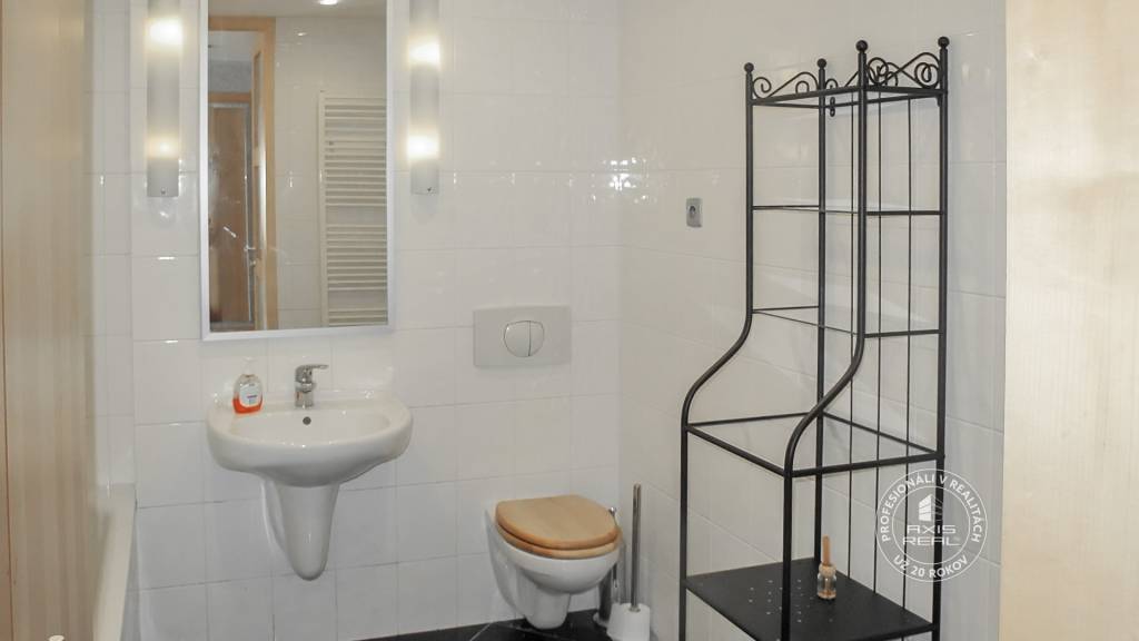 2-izb. byt, KRÁSNY VÝHĽAD, BA. Staré Mesto, Vajanského ul. - 8