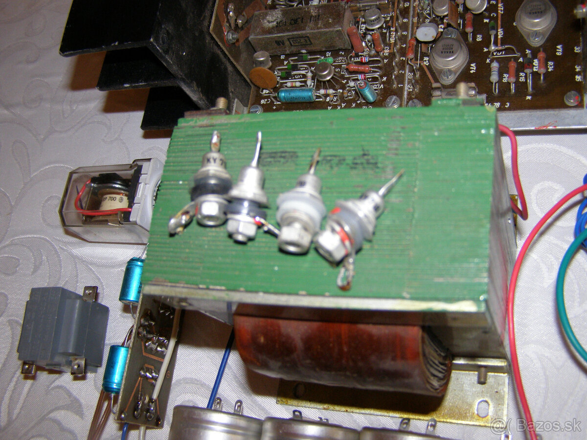 TESLA výkonový zosilňovač-skladačka, ventilátory,zdroje - 8