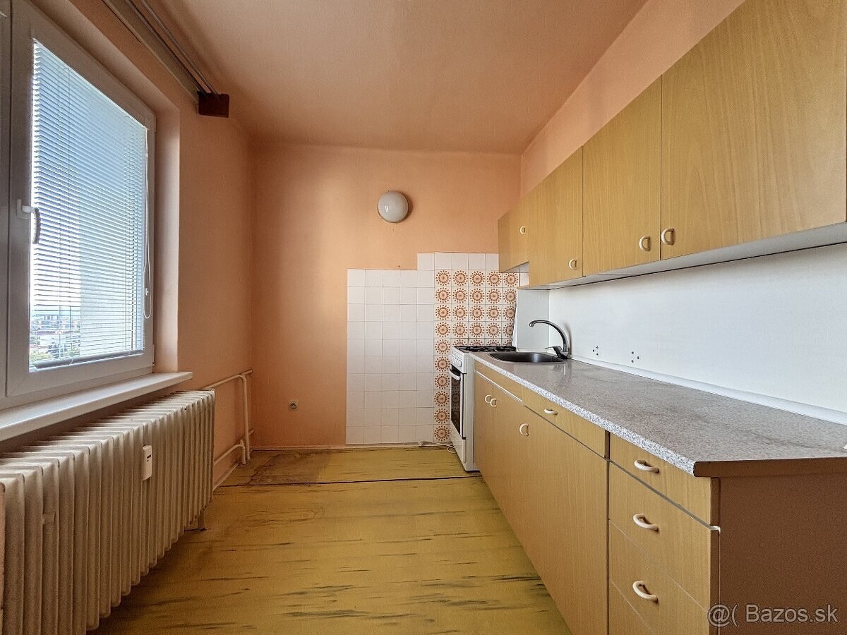 Výnimočný 3-izbový byt s balkónom v priamom centre LC - 8