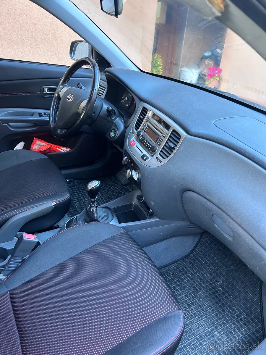 Kia Rio 1.4i benzín 71kw M5 - 8