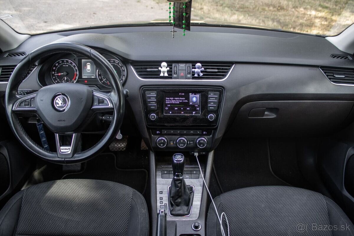 Škoda Octavia Combi Scout AT/6 135kW - 8