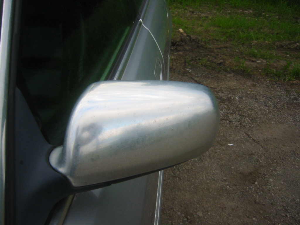 AUDI S8 D2 4.2 250kw - manuál + tiptronic - díly z vozidla - 8