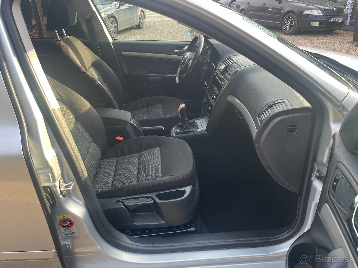 Škoda Octavia Combi 1.6 TDI CR DPF Elegance ICE - 8
