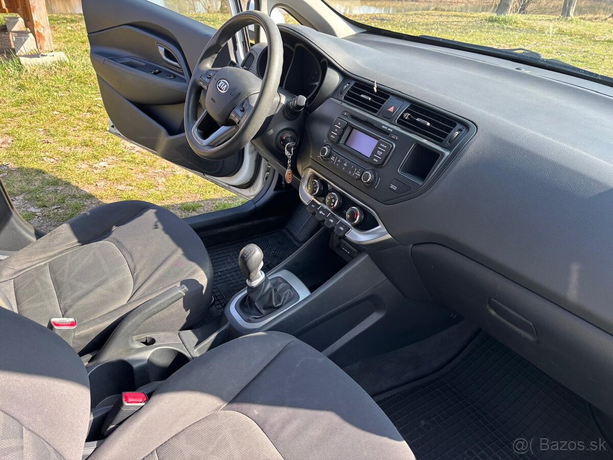 Kia Rio - 8