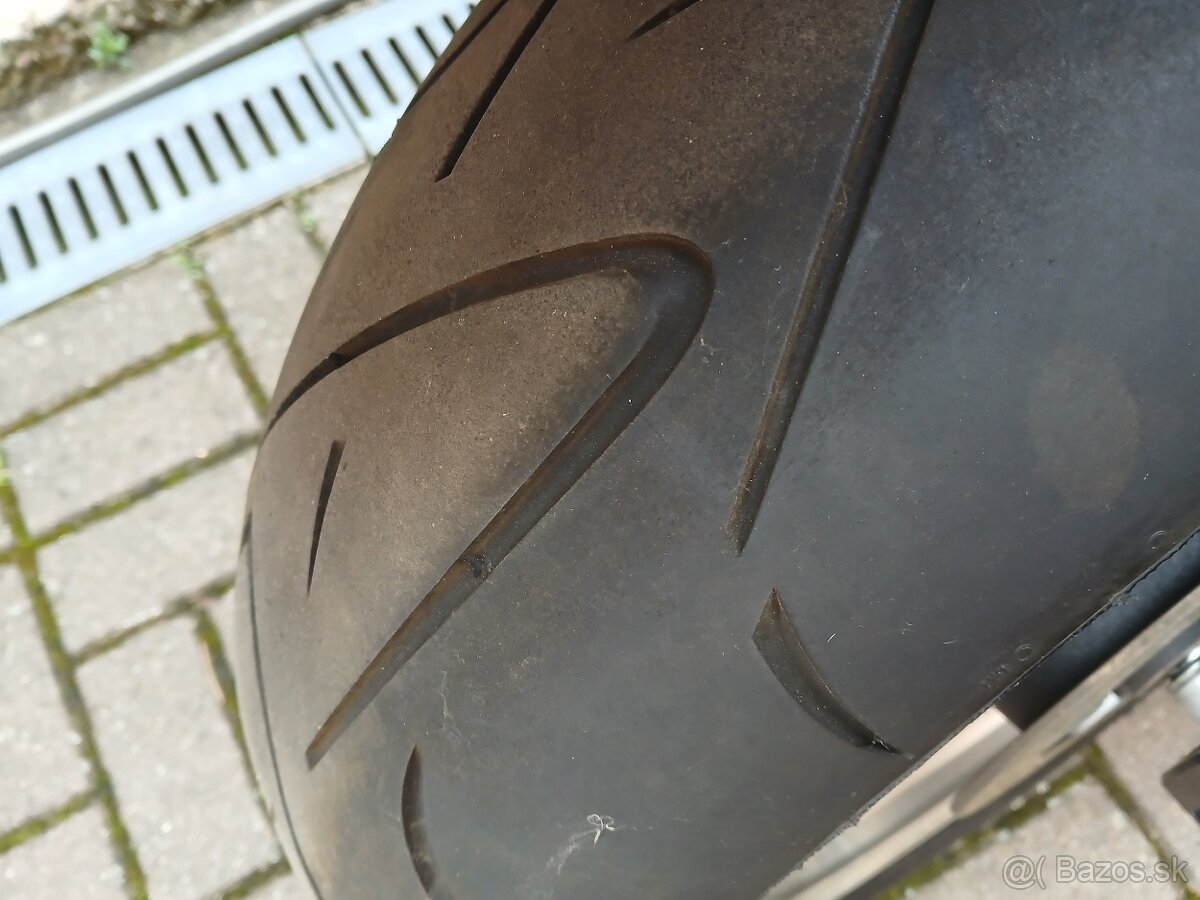 Kawasaki Z1000 - 8