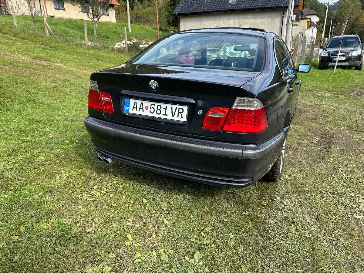 BMW 330i sedan manuál - 8