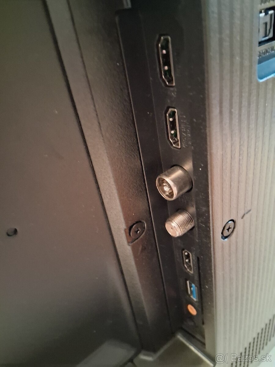 smart 4K televízor s uhlopriečkou 43" - 8