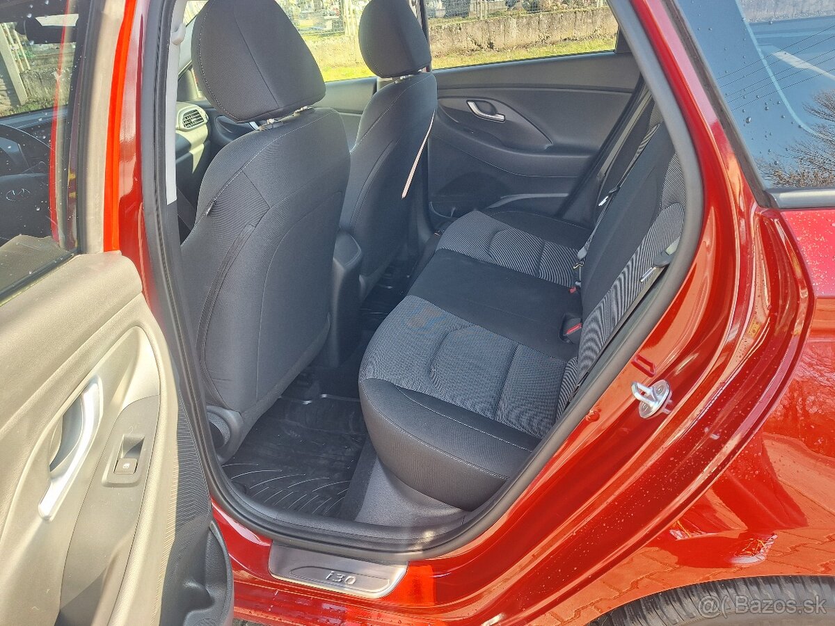 HYUNDAI I30 COMBI 1,4 BENZÍN ROK 2018 - 8