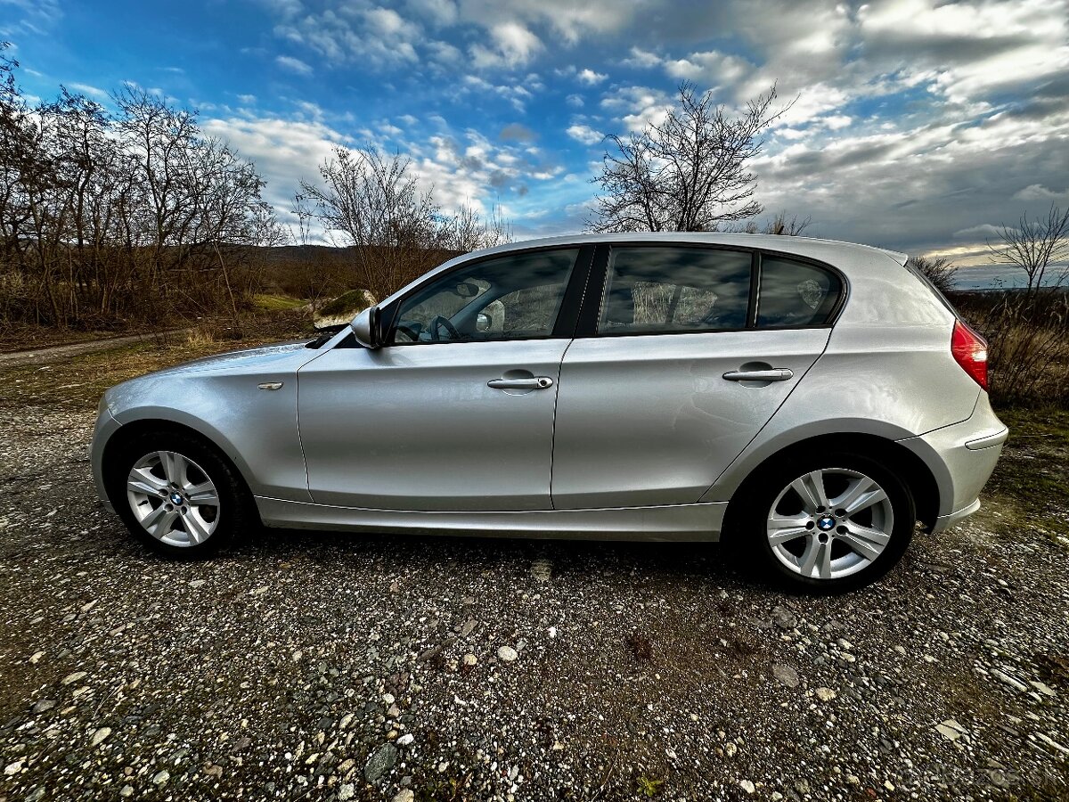Predám BMW 1 e87 2.0i 90kw 2010 FaceLift - 8