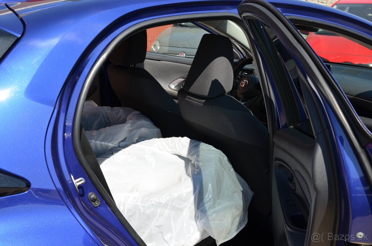 Toyota Yaris 1.5 VVT-iE CVT1 Hybrid Selection - 8