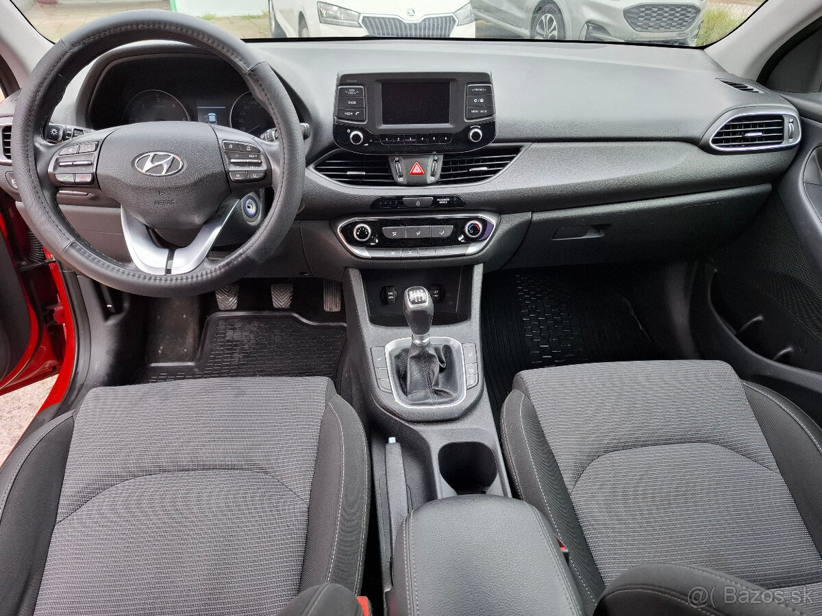 HYUNDAI i30 1,6 CRDi r.v. 2018 - 8